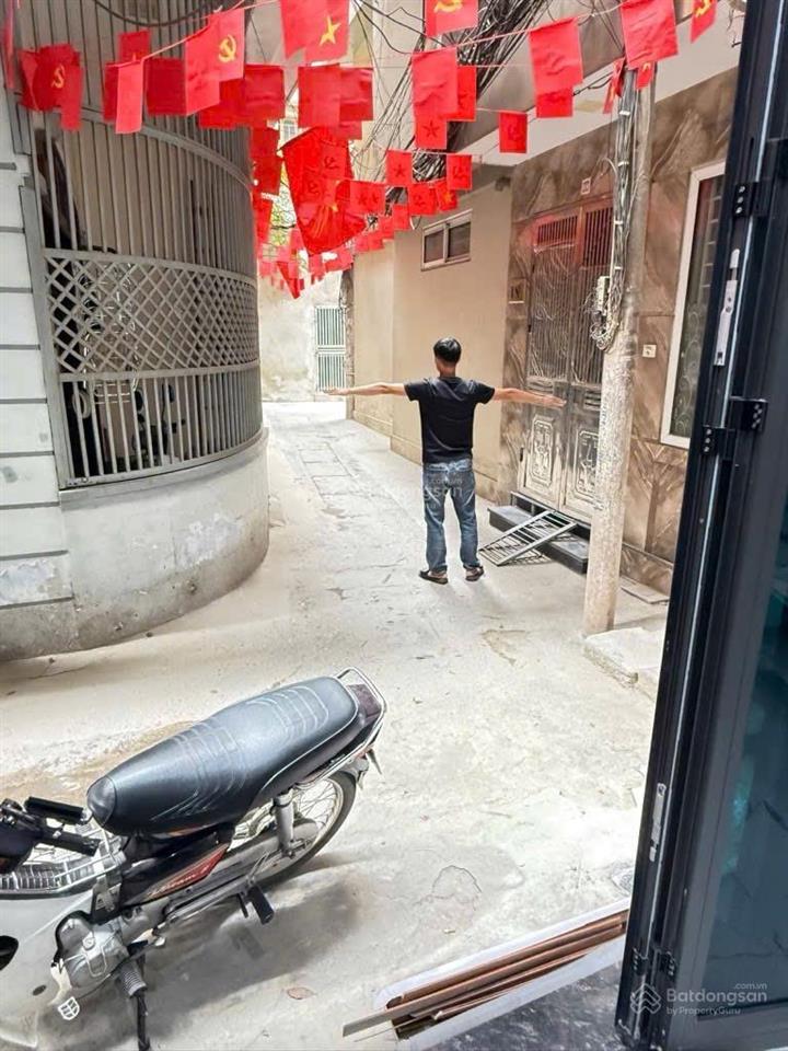 Đường láng 6t 3pn 26m2 5.9tỷ full nội thất ngõ thông