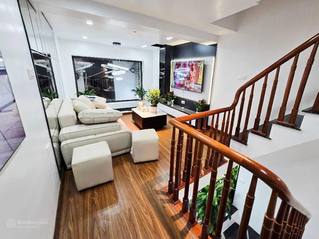 Đường láng 6t 3pn 26m2 5.9tỷ full nội thất ngõ thông