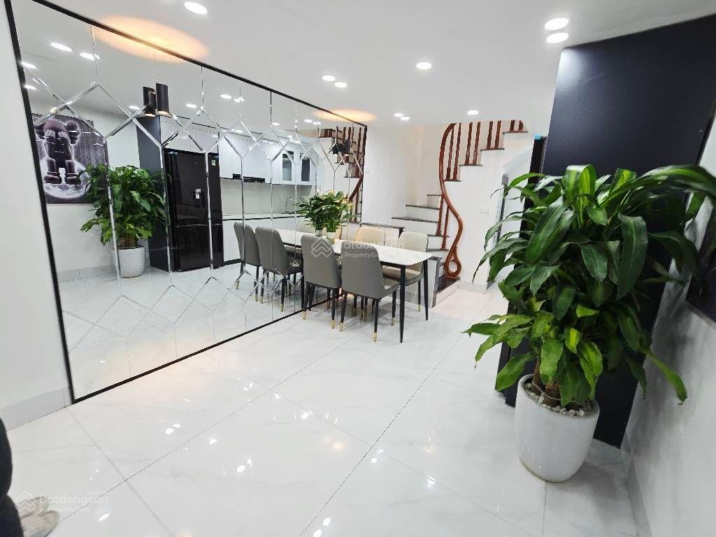 Đường láng 6t 3pn 26m2 5.9tỷ full nội thất ngõ thông