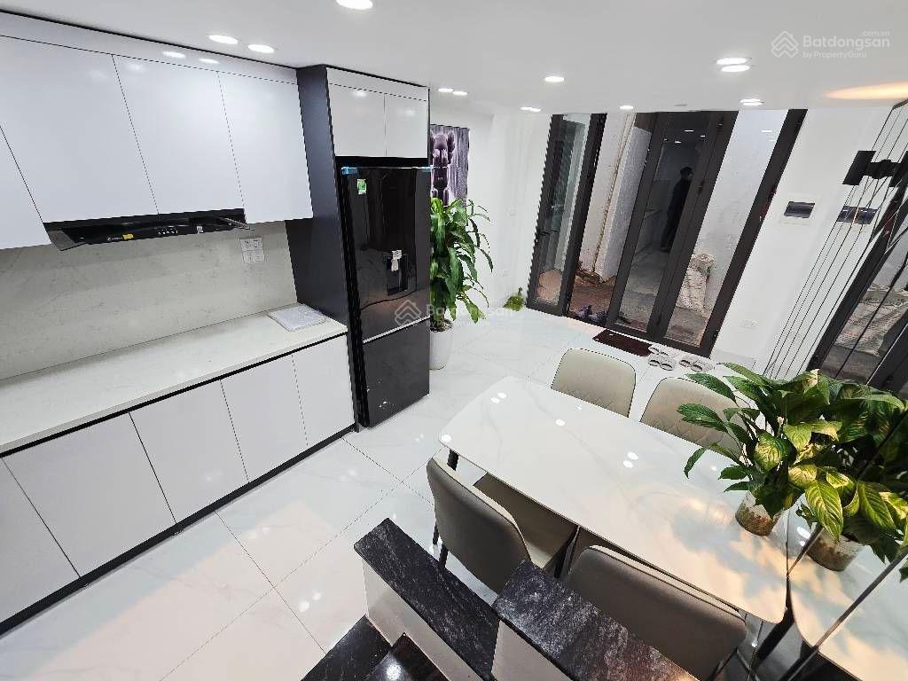 Đường láng 6t 3pn 26m2 5.9tỷ full nội thất ngõ thông