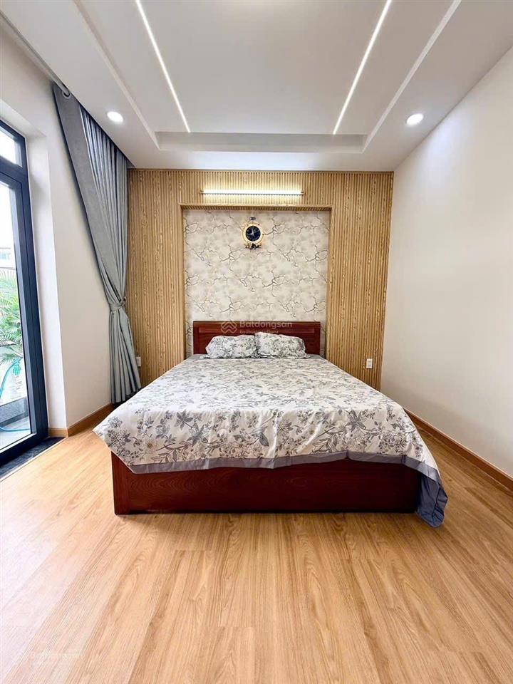 Nhỉnh 8 tỷ có thang máy  nhà mới đẹp 4 tầng, 4x16, full nội thất  hxt phạm văn chiêu  8,5 tỷ
