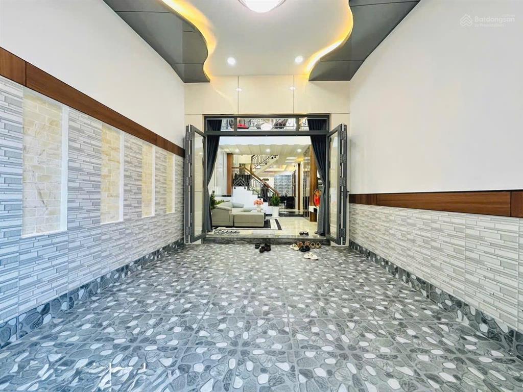 Siêu phẩm 5 tầng, 4x18 khu vip tân bình hẻm 8m sát mặt tiền hoàng bật đạt  9,9 tỷ