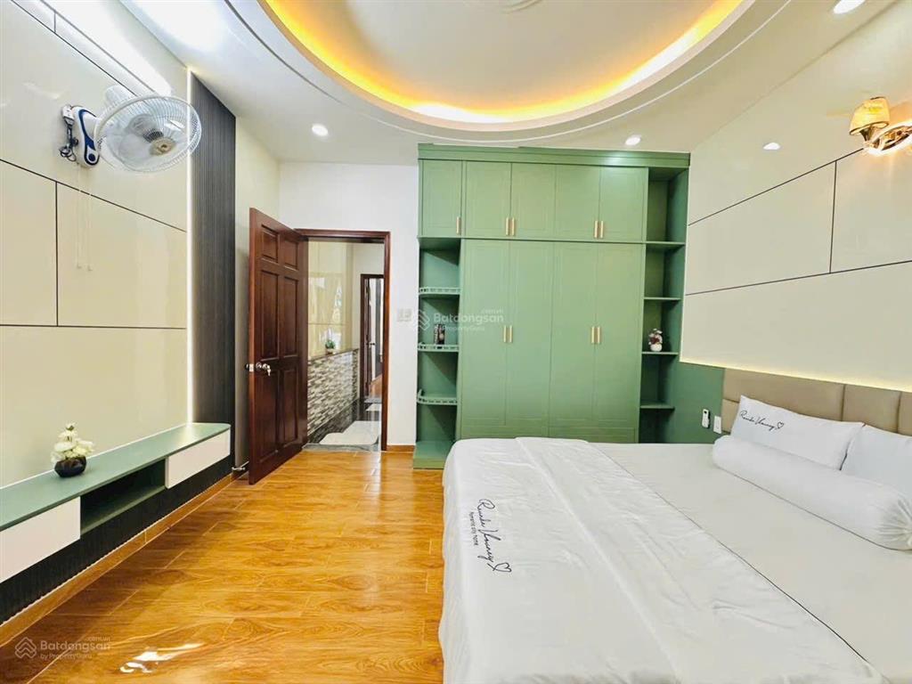 Siêu phẩm 5 tầng, 4x18 khu vip tân bình hẻm 8m sát mặt tiền hoàng bật đạt  9,9 tỷ