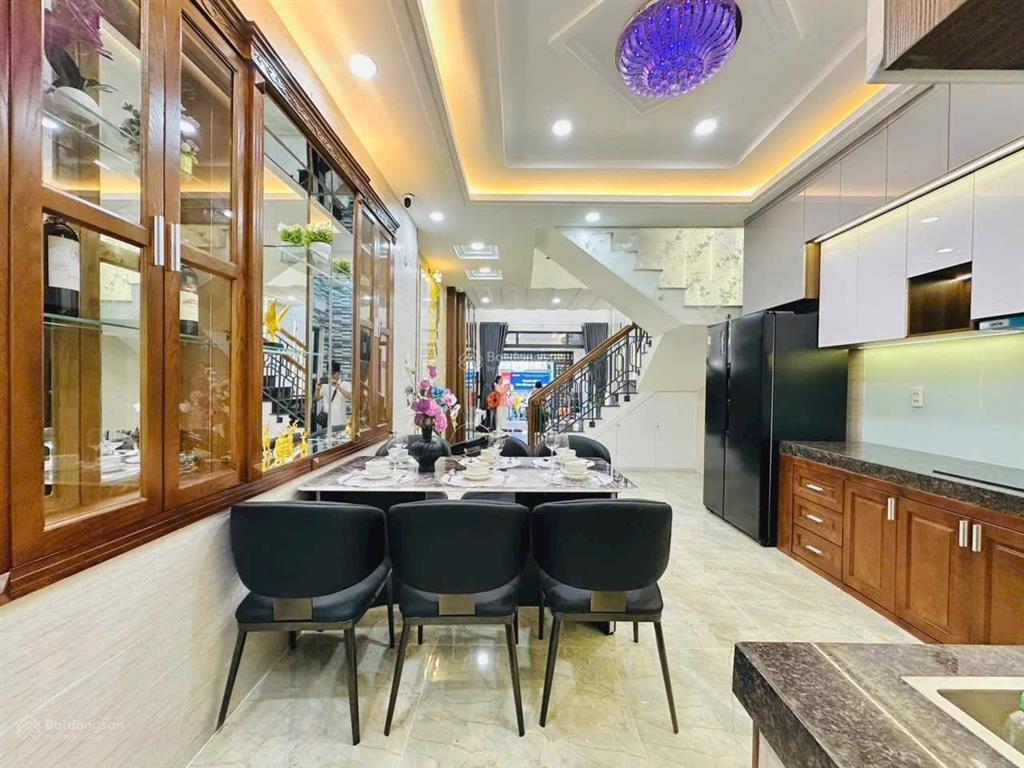 Siêu phẩm 5 tầng, 4x18 khu vip tân bình hẻm 8m sát mặt tiền hoàng bật đạt  9,9 tỷ