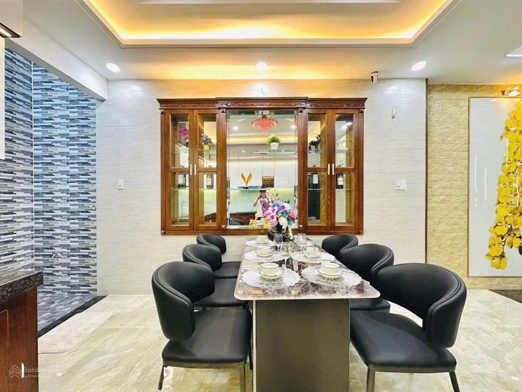 Siêu phẩm 5 tầng, 4x18 khu vip tân bình hẻm 8m sát mặt tiền hoàng bật đạt  9,9 tỷ
