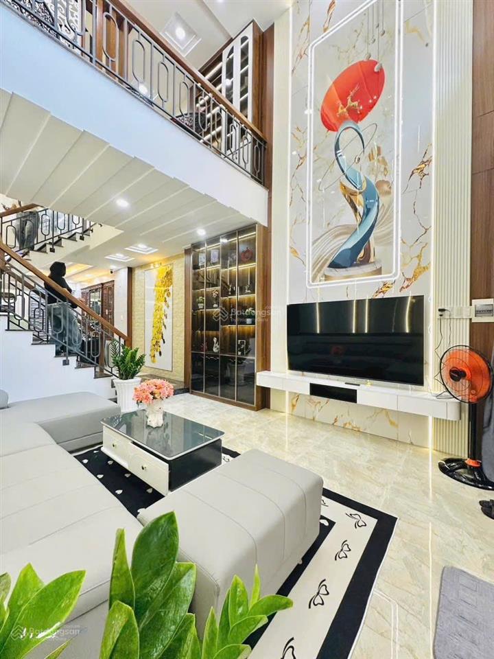 Siêu phẩm 5 tầng, 4x18 khu vip tân bình hẻm 8m sát mặt tiền hoàng bật đạt  9,9 tỷ