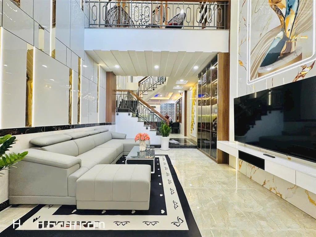 Siêu phẩm 5 tầng, 4x18 khu vip tân bình hẻm 8m sát mặt tiền hoàng bật đạt  9,9 tỷ