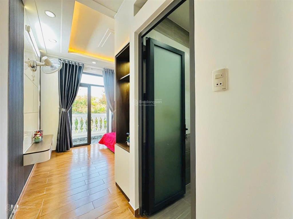 Siêu phẩm 5 tầng, 4x18 khu vip tân bình hẻm 8m sát mặt tiền hoàng bật đạt  9,9 tỷ