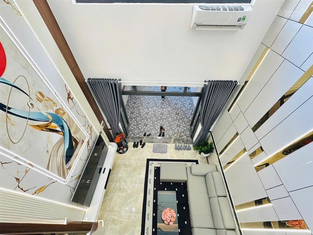 Siêu phẩm 5 tầng, 4x18 khu vip tân bình hẻm 8m sát mặt tiền hoàng bật đạt  9,9 tỷ