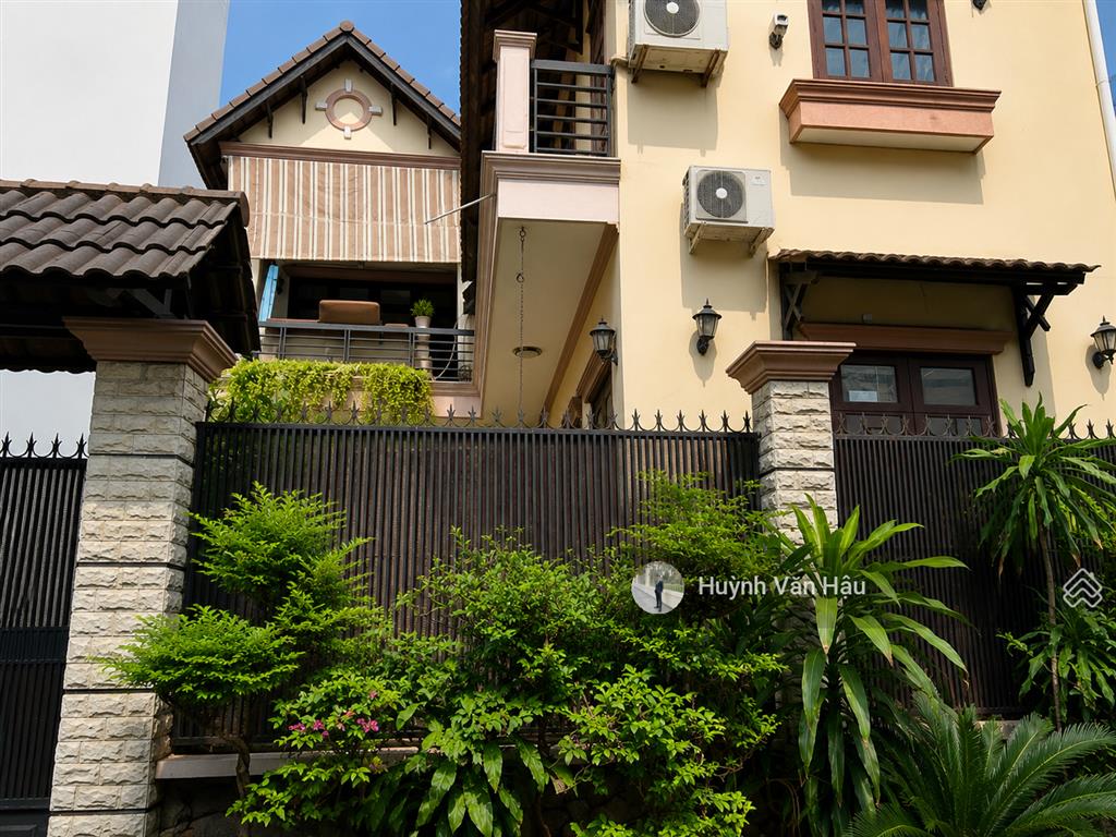 17 tỷ  biệt thự sân vườn 200m² khu vip lê đức thọ, ngang đẹp 10m, hẻm xe hơi tránh gần khu osimi