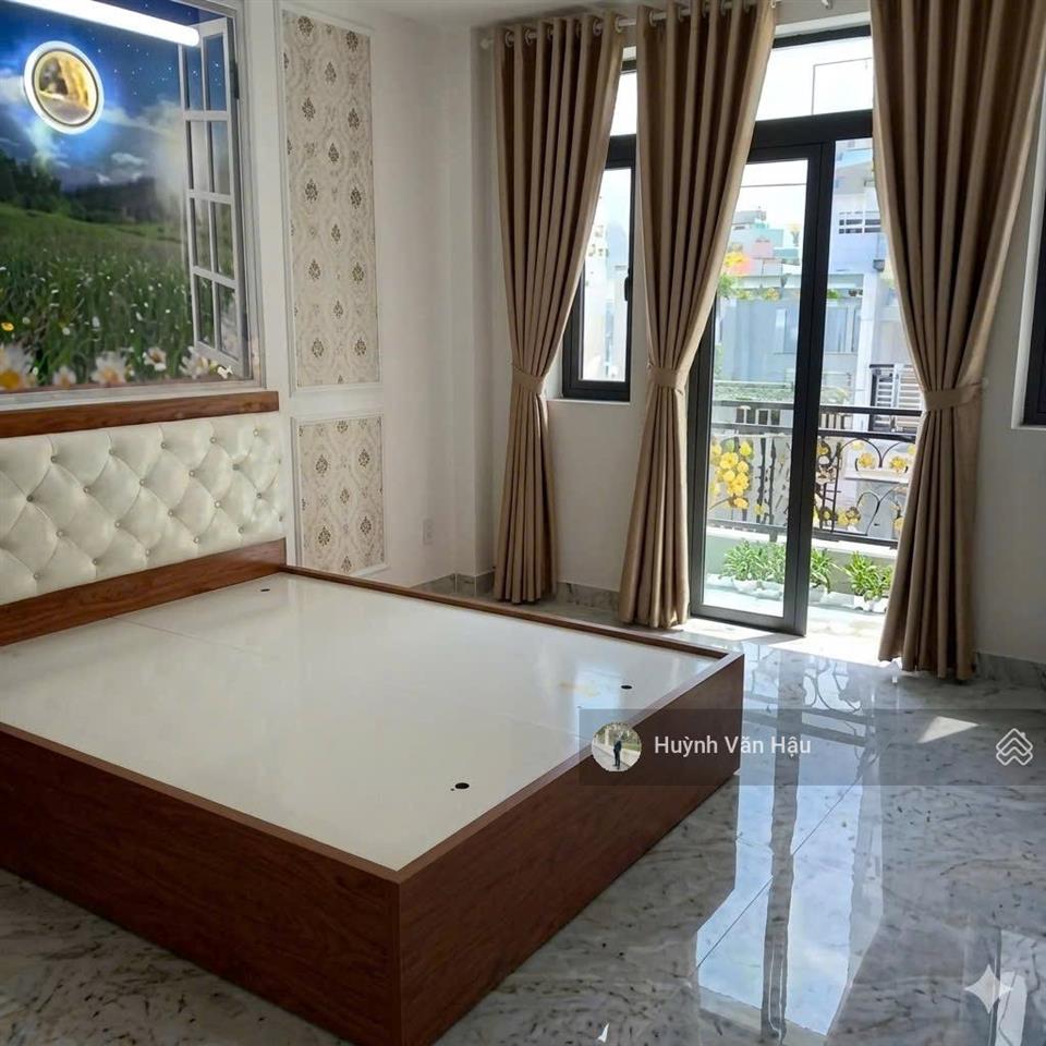 Nhỉnh 8 tỷ  nhà 5 tầng thang máy, 67m2 (4x15) nh 6m, thu 30 triệu/tháng  hxh phạm văn chiêu, gv