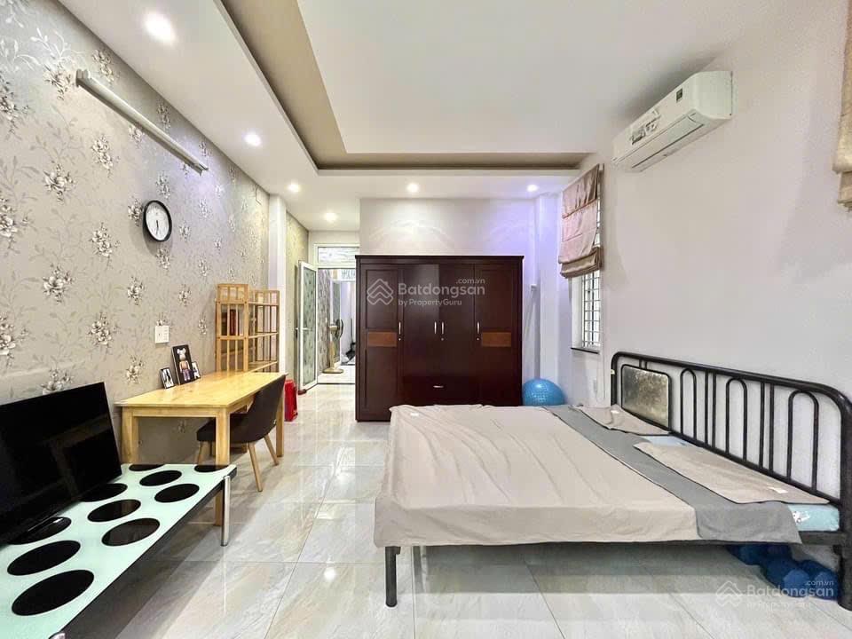 Phòng gần đại học kh tự nhiên, sư phạm, sài gòn, ngay hẻm 80 nguyễn trãi p3q5 (chính chủ)