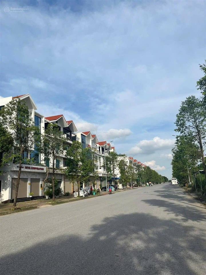 Hạ chào 1 tỷ lk phú lương ,dt65 mx5t,đường 30 m , xây thô ,kinh doanh ,nhỉnh 18 tỷ,0966 495 ***