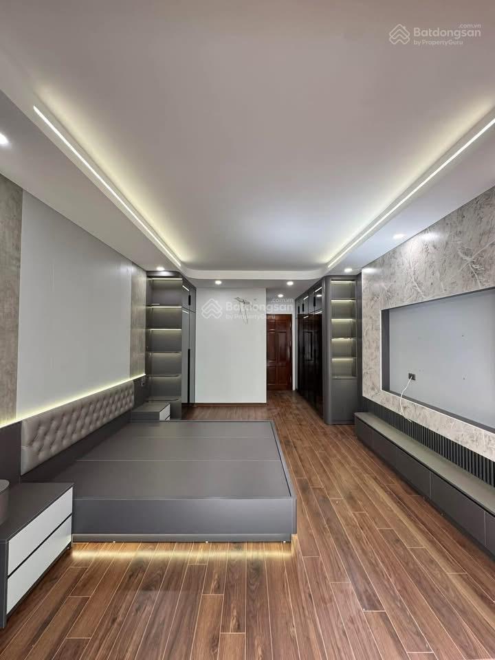 Cần bán nhà mặt phố hàng cháo quận ba đình hà nội .dt35m2 x6t, mt5m.kinh doanh sầm uất,vỉa hè rộng