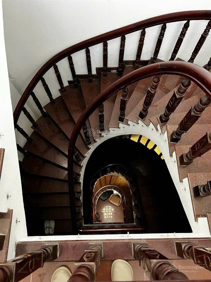 Bán nhà hẻm 8m cộng hòa tân bình 90m2 6 tầng có hầm cách mt 20m gần sân bay 18.3 tỷ