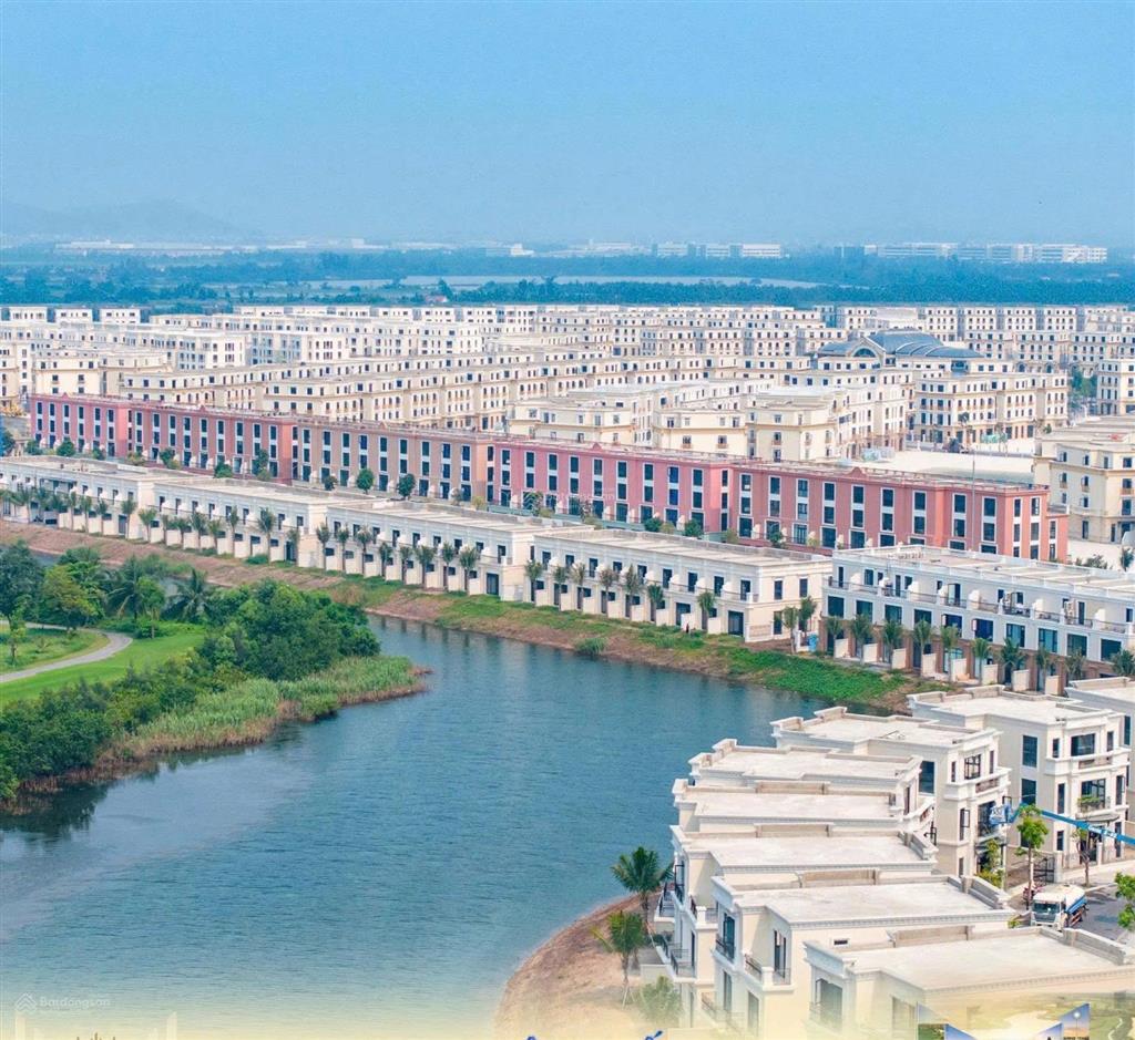 Bán nhà trục đường lớn 41m tại vinhomes