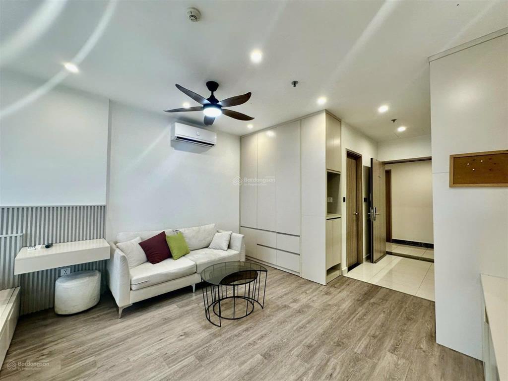 Cc bán giá thật 2 căn 1pn+ 43m2, 2tỷ850 và studio 31m2, 2tỷ290 vinhomes smart giá bán gấp tuần này