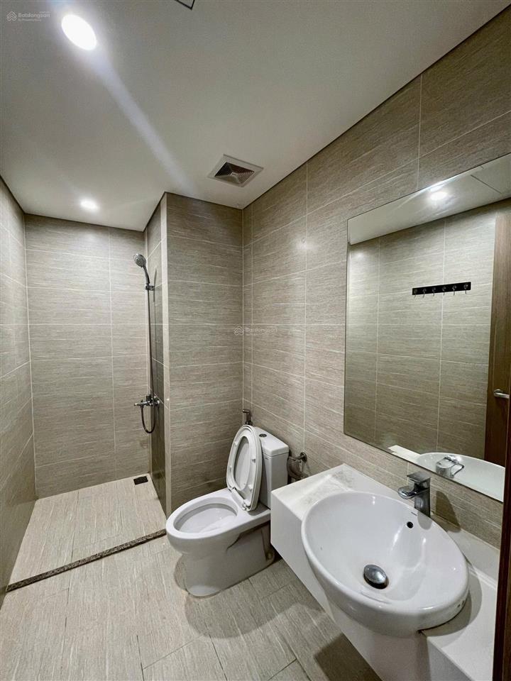 Chính chủ gửi em bán căn 1n+ 43m2 giá 2.6 tỷ full nội thất đẹp tại tòa gs2  vinhomes smart city