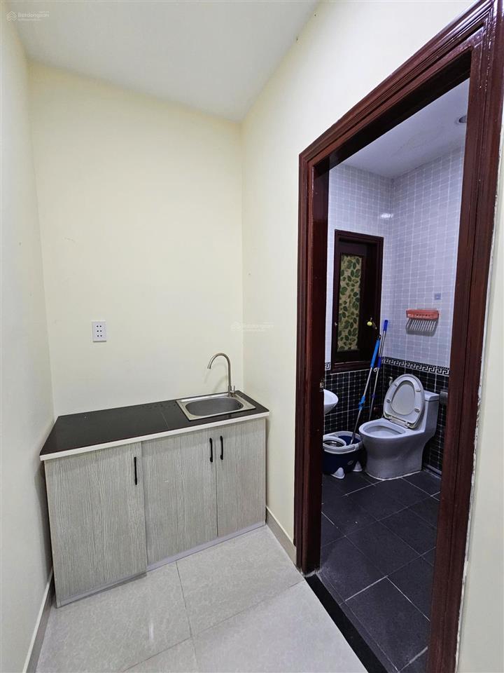 Cho thuê phòng trọ giá rẻ q5  vị trí trung tâm