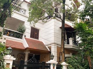 Bán biệt thự đẹp tại dịch vọng, 271 m2, mặt tiền 17m, hơn 70 tỷ