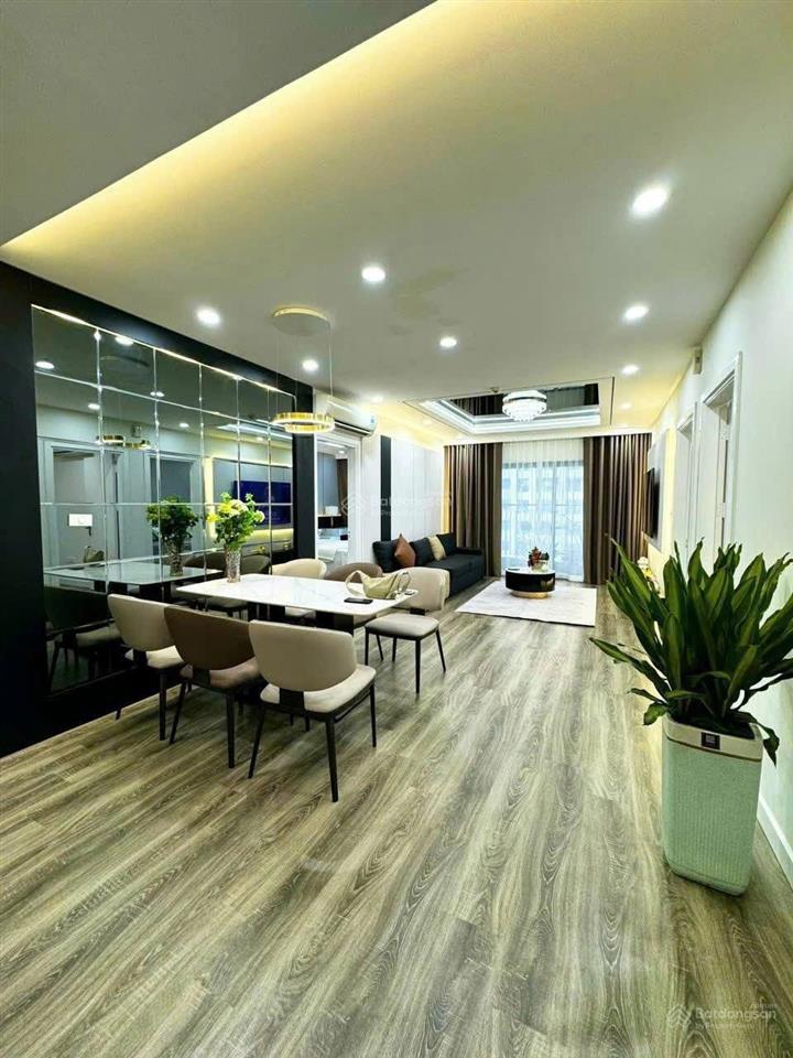 Siêu phẩm r4, goldmark city, 3 ngủ cực xịn, 104m2, có slot ô tô, hướng đông nam cực mát