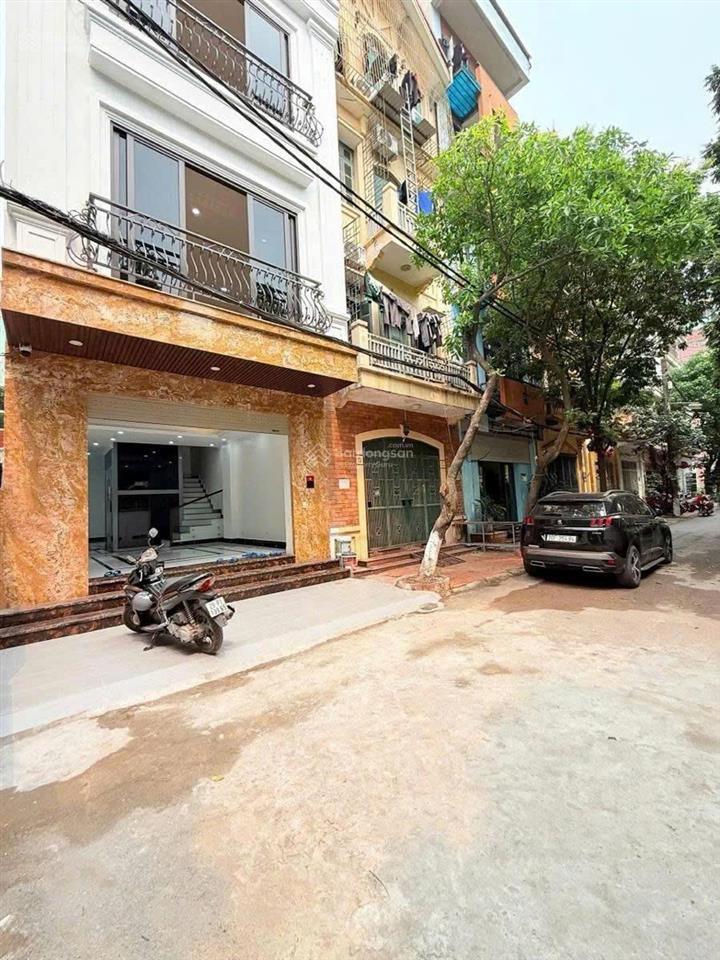Cực phẩm mai dịch, 6 tầng thang máy, ô tô đỗ cửa, 64m2 mt 5m hơn 28 tỷ