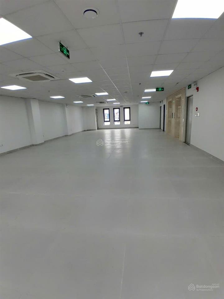 Cho thuê sàn văn phòng 150m2 tại hoàng cầu