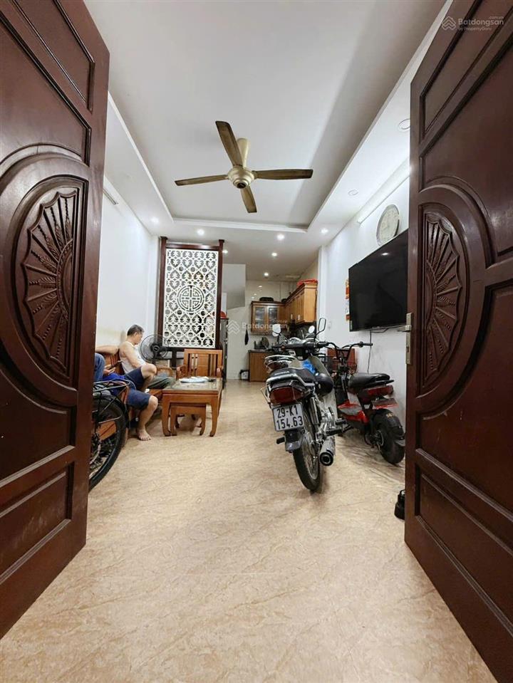 Chỉ 5,4 tỷ có nhà 30m2 5 tầng tại xuân đỗ  cự khối  long biên sổ phân lô hiếm