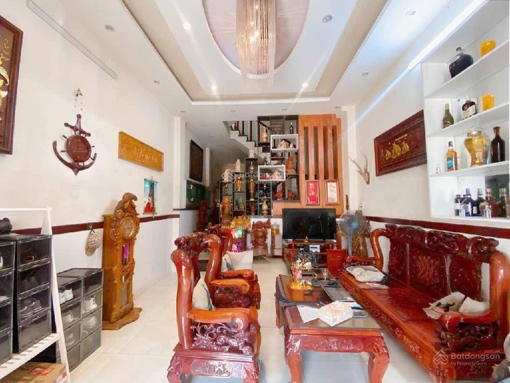 Hẻm 1 hoàng việt xe hơi ngủ trong nhà, khu vip tân bình, 68m2 , 6 pn, xây 4 tầng còn mới đẹp