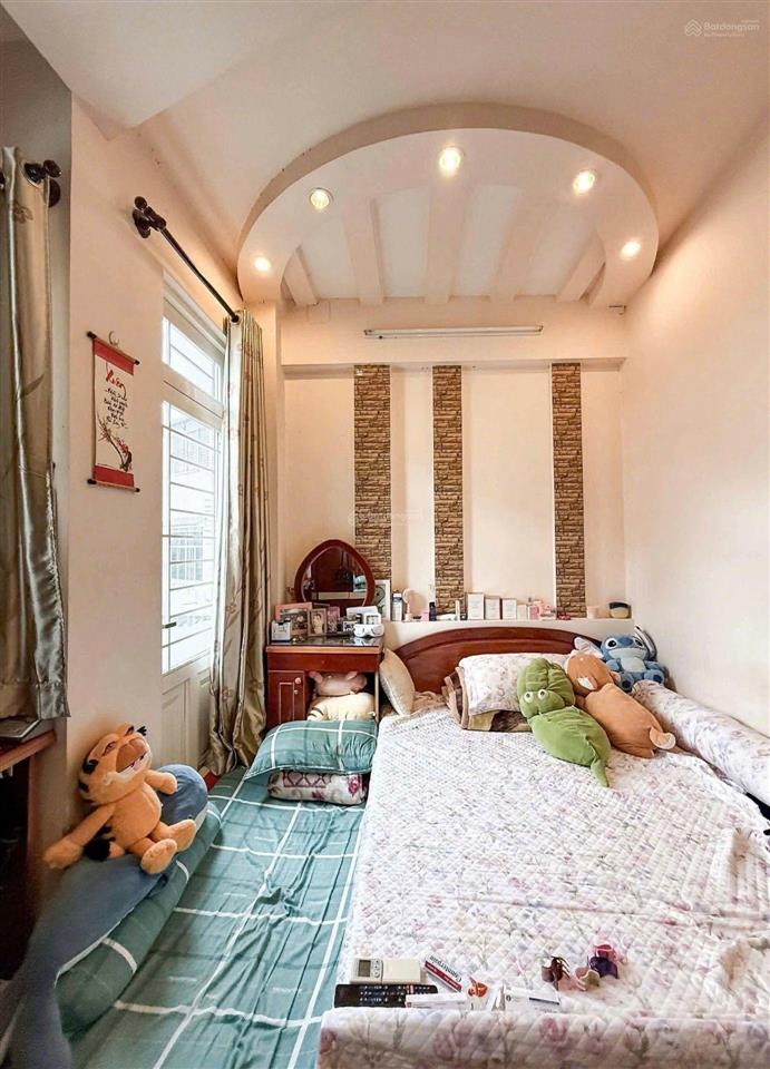 Hẻm 6m thông ngay lăng cha cả  4pn  3 tầng  ô tô đậu ngày đêm hoàn công đủ  chỉ hơn 7 tỷ