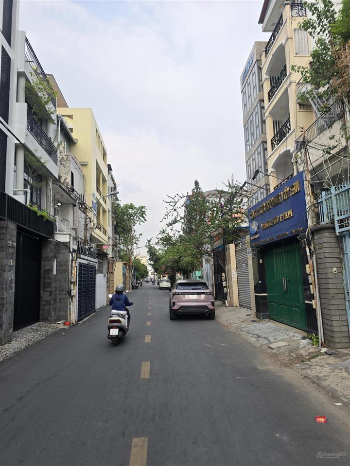 Hẻm 6m thông ngay lăng cha cả  4pn  3 tầng  ô tô đậu ngày đêm hoàn công đủ  chỉ hơn 7 tỷ