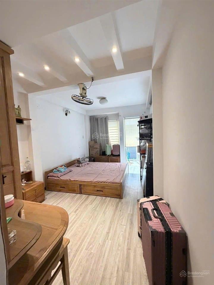 Ngay chợ tân bình lý thường kiệt  hẻm 6m  vừa ở vừa kinh doanh  4 tầng  4pn