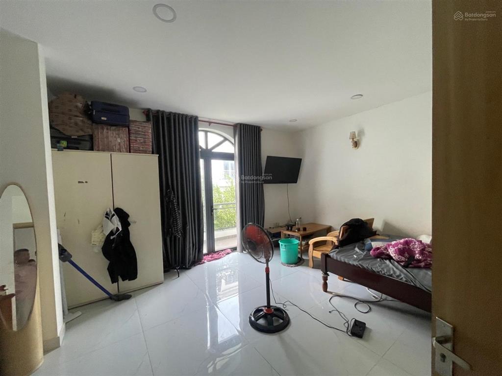 Ô tô đỗ cửa 4 tầng btct ngang lớn 6.1m x 22m. đối diện vincom phan văn trị gò vấp