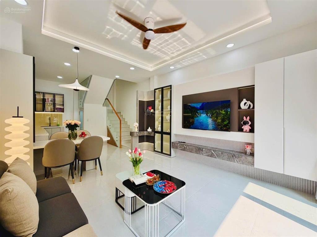 Bạn đang quá bận rộn và không có nhiều thời gian cho việc mua 1 căn nhà cũ chỉ 7.3 tỉ cho gia đình?