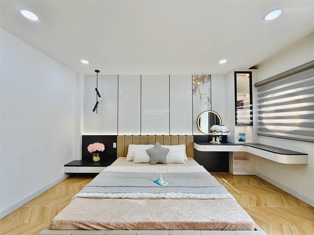 Bạn đang quá bận rộn và không có nhiều thời gian cho việc mua 1 căn nhà cũ chỉ 7.3 tỉ cho gia đình?
