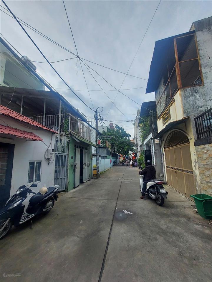 Hot nhà hẻm gò dầu xe hơi quay đầu mà giá chỉ 6 tỷ bề ngang 5m hơn góc 2 mặt tiền xe hơi