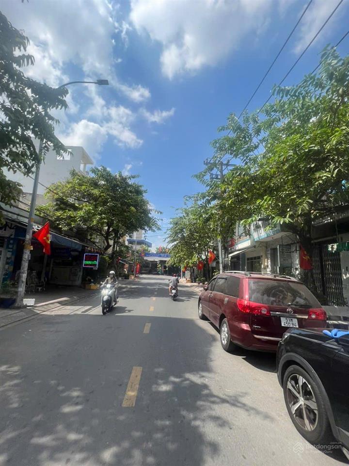 Cần gấp mặt tiền chợ tân hương giá chỉ hơn 7 tỷ. cực hiếm không có căn thứ 2
