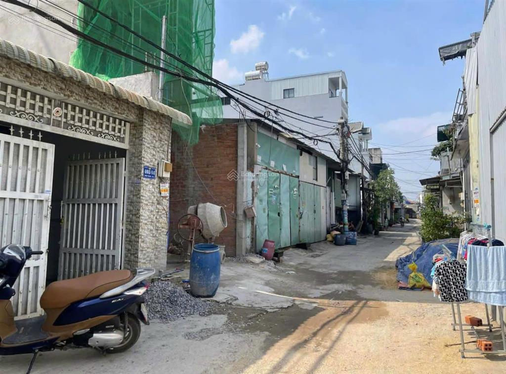 Nhà bình thành xe hơi ngủ ngoài ngủ trong đều được. đường thông thoáng xe hơi quay đầu