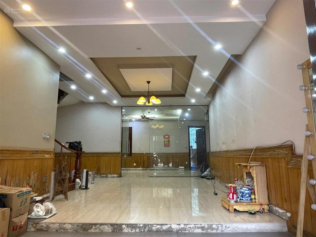 Cần bán gấp nhà 107m2 ngõ 164 vương thừa vũ, ô tô tránh, cực kỳ phù hợp làm ccmn, vp cho thuê