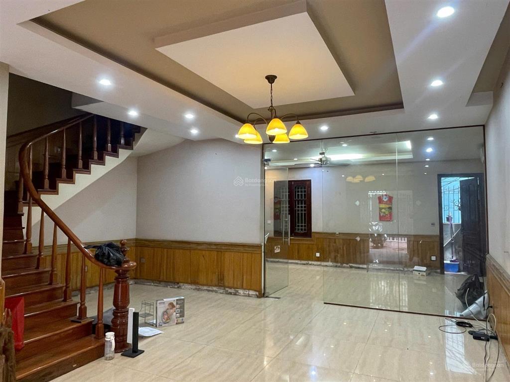 Cần bán gấp nhà 107m2 ngõ 164 vương thừa vũ, ô tô tránh, cực kỳ phù hợp làm ccmn, vp cho thuê