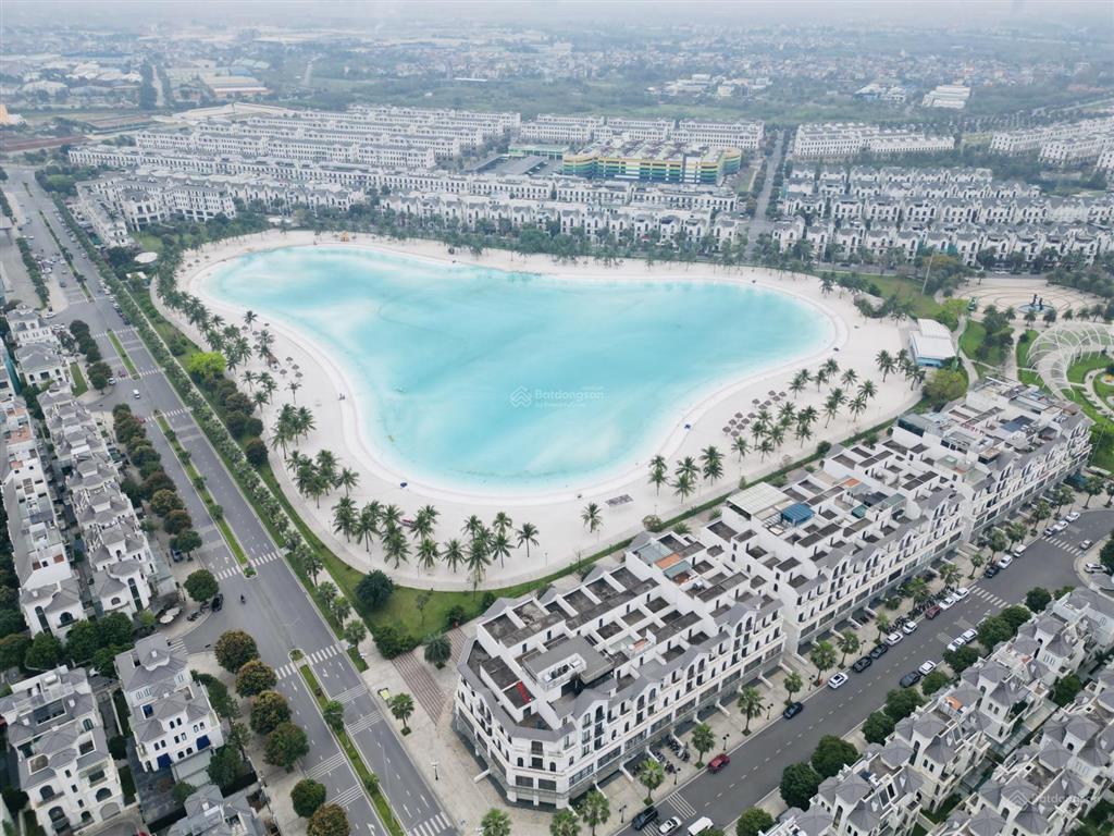 Biệt thự 150m2 đường thông ra hồ lớn, hướng đông nam vinhomes ocaen park 1
