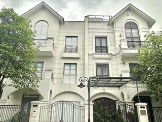 Biệt thự 150m2 san hô sát hồ giá tốt chủ nhà gấp bán.