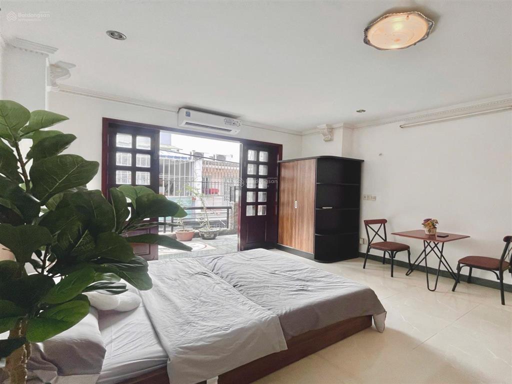 Studio ban công thoáng gần đại học bách khoa