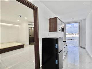 Studio thang máy có sân thượng rộng rãi