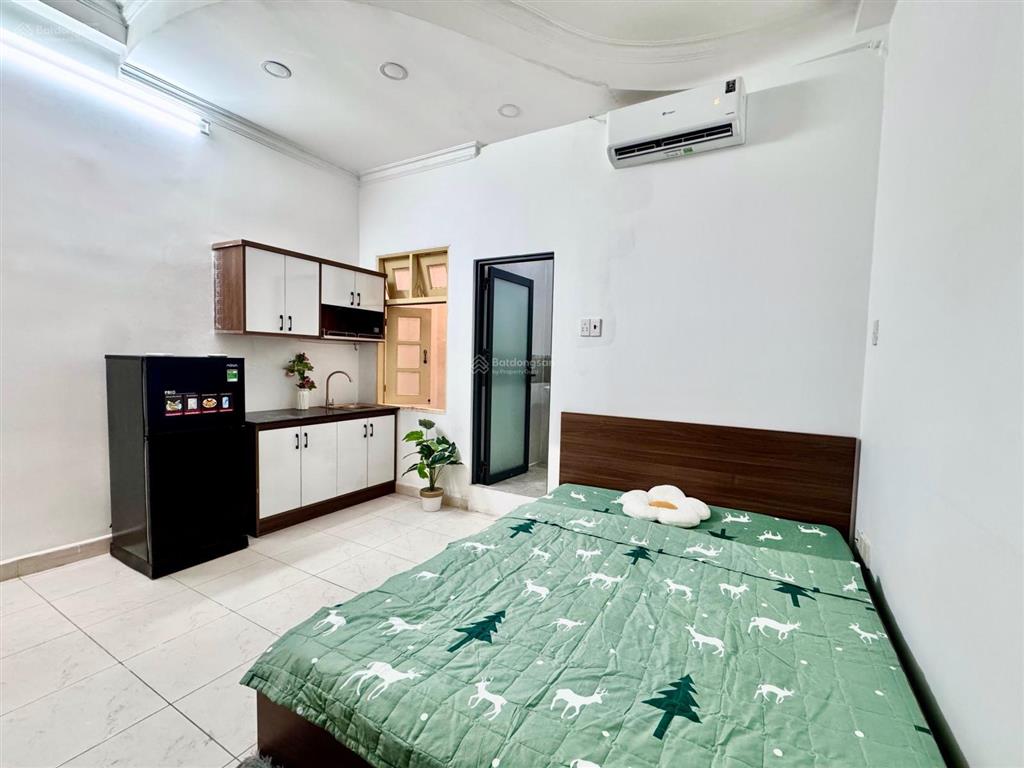Studio đủ tiện nghi ngay trung tâm phú nhuận
