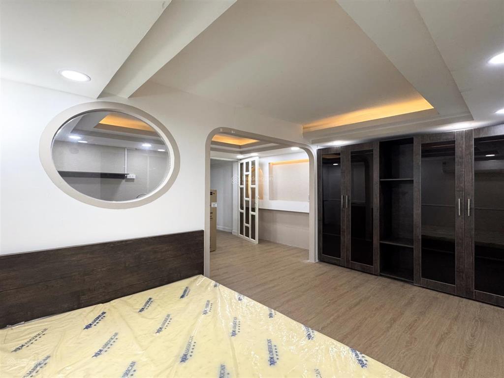 Studio thang máy ngay dưới chân cầu vượt nguyễn thái sơn