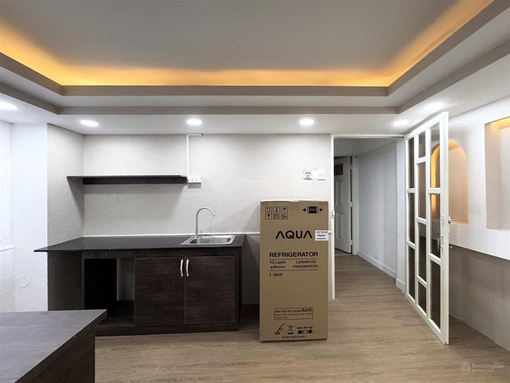 Studio thang máy ngay dưới chân cầu vượt nguyễn thái sơn