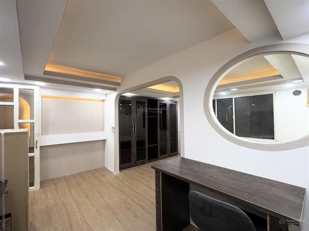 Studio thang máy ngay dưới chân cầu vượt nguyễn thái sơn