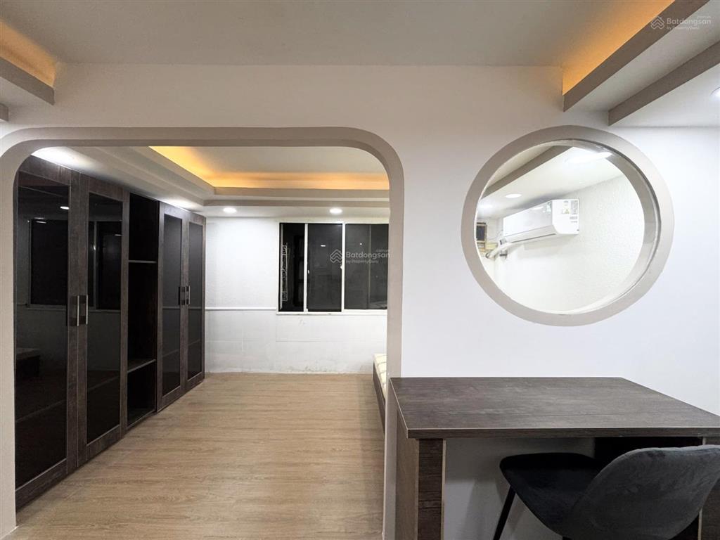 Studio thang máy ngay dưới chân cầu vượt nguyễn thái sơn