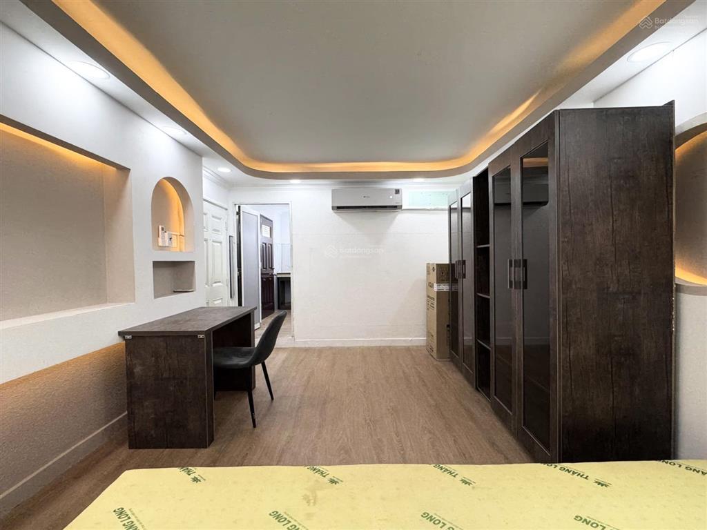 Studio thang máy ngay dưới chân cầu vượt nguyễn thái sơn
